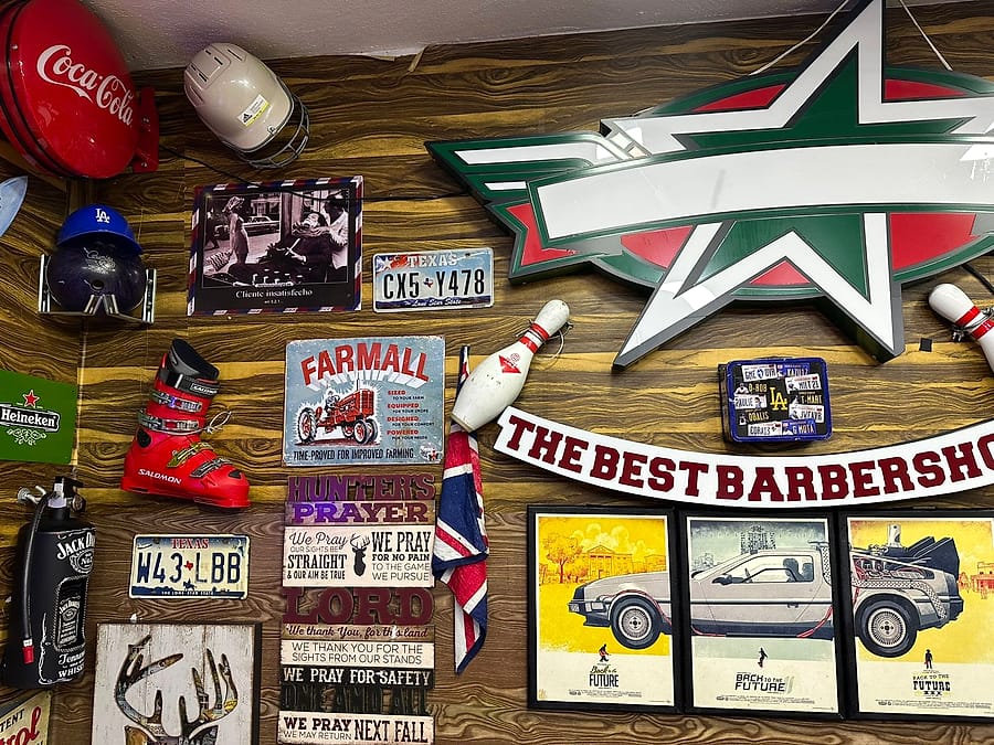 Colección de placas y letreros clásicos